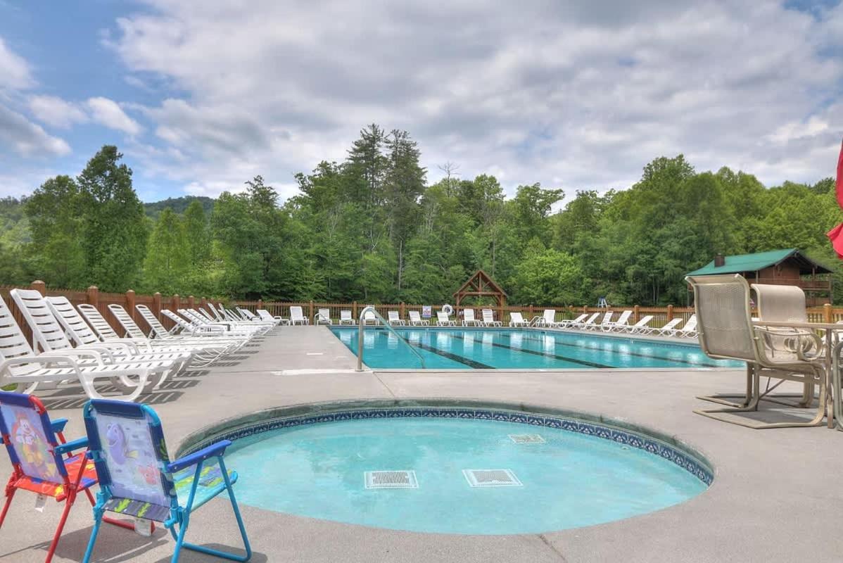 Gorgeous View. Hot Tub. Privacy. Fireplace. Pool & Fishing Access! Sevierville Exterior foto