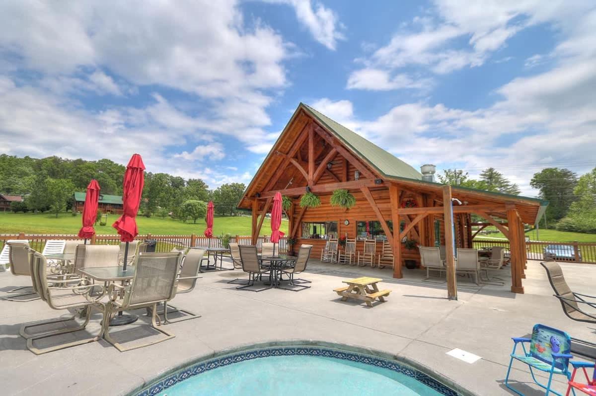 Gorgeous View. Hot Tub. Privacy. Fireplace. Pool & Fishing Access! Sevierville Exterior foto