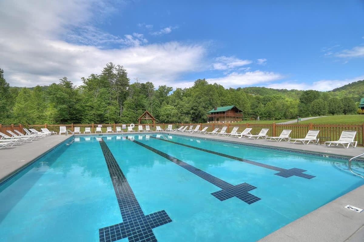Gorgeous View. Hot Tub. Privacy. Fireplace. Pool & Fishing Access! Sevierville Exterior foto