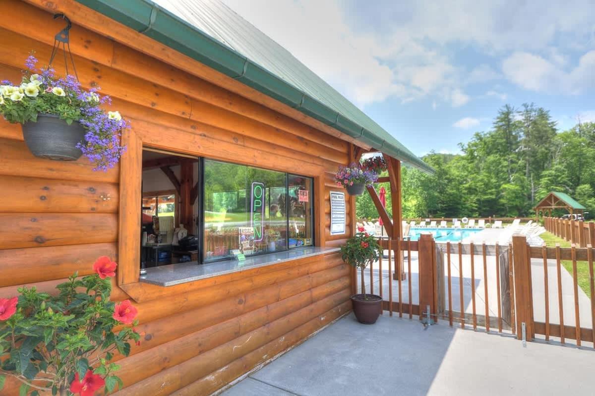 Gorgeous View. Hot Tub. Privacy. Fireplace. Pool & Fishing Access! Sevierville Exterior foto