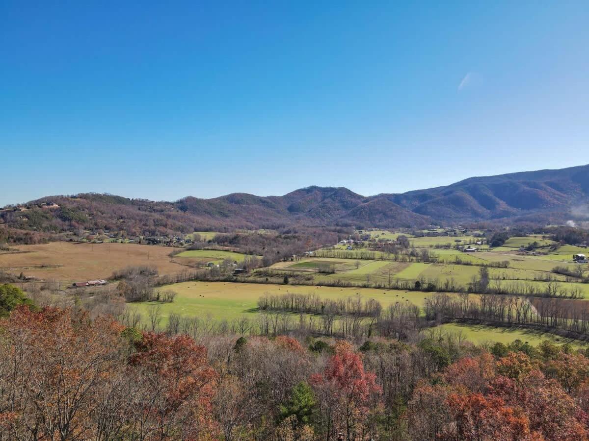 Gorgeous View. Hot Tub. Privacy. Fireplace. Pool & Fishing Access! Sevierville Exterior foto