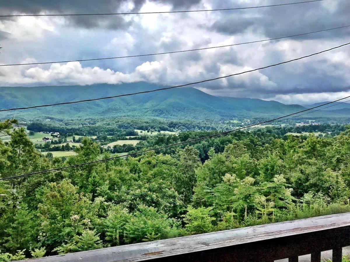 Gorgeous View. Hot Tub. Privacy. Fireplace. Pool & Fishing Access! Sevierville Exterior foto